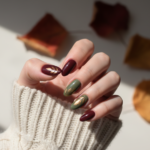 modne kolory paznokci jesień 2022